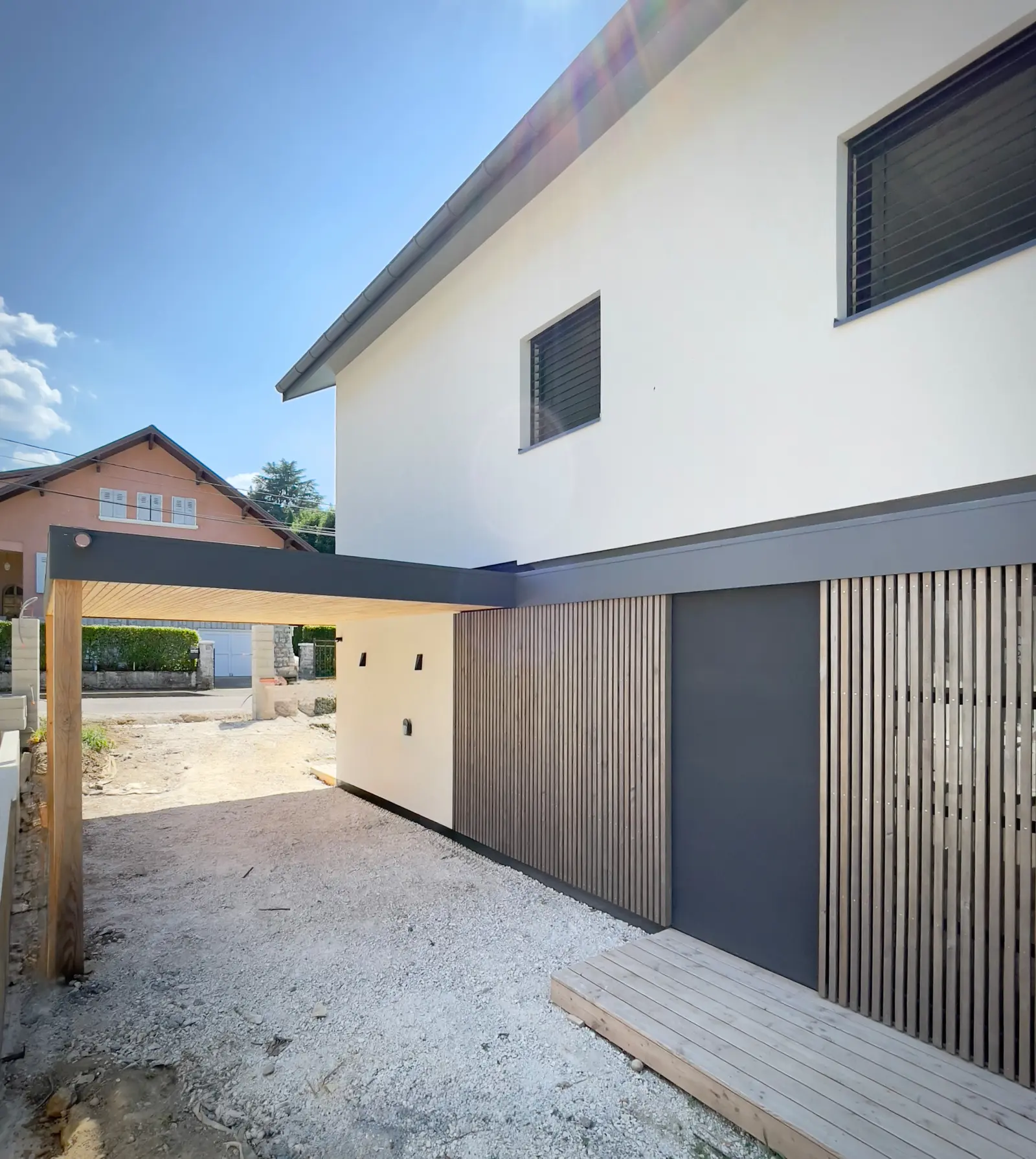 Maison passive labellisée de Chambéry, vue extérieure au crépuscule